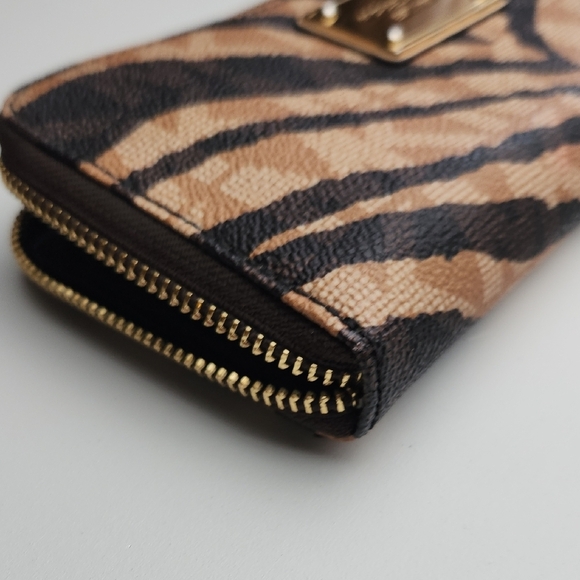 Michael Kors Tan and Black Animal Print Wallet - Picture 5 of 8